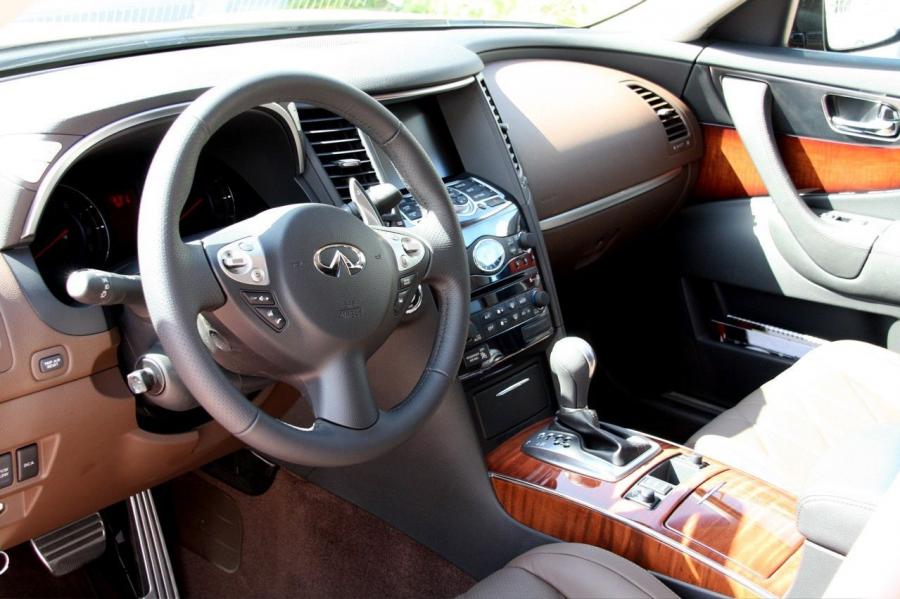  Infiniti FX35 2008 года  (фото 26 из 53)
